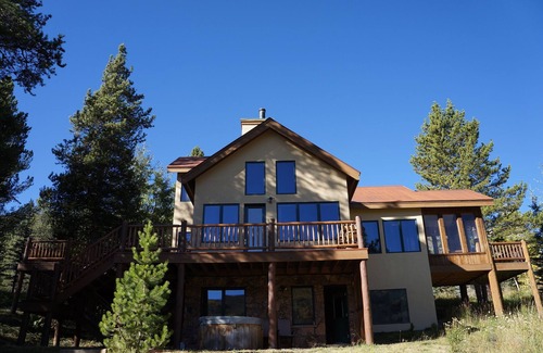 Crested Butte House | Gorgeous setting! Hot Tub, Close to town with private Lake