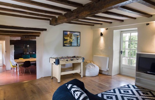 Oswestry House | Gorgeous Spacious Welsh Long House Set In 4 Acres - Great Views.