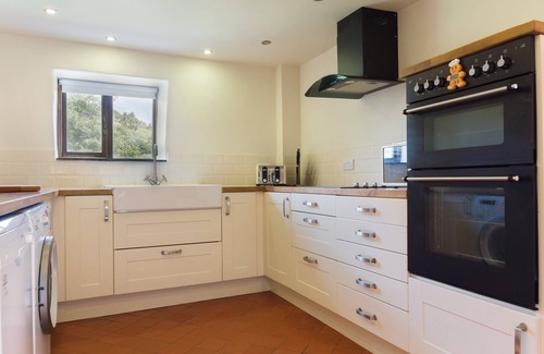 Oswestry House | Gorgeous Spacious Welsh Long House Set In 4 Acres - Great Views.