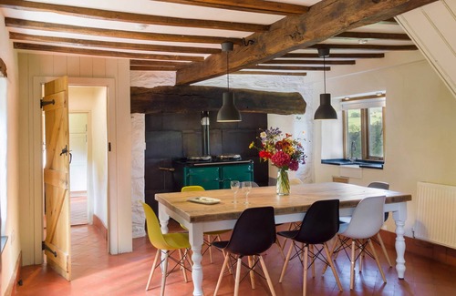 Oswestry House | Gorgeous spacious Welsh long house. Set in 4 acres