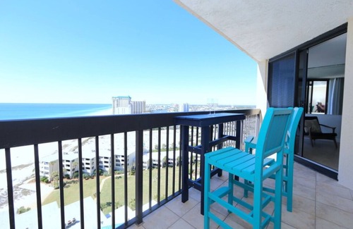 Destin Condo | Gorgeous Top Floor Penthouse! On The Beach! Amazing Views! Close To Everything!