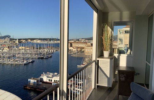 Toulon Apartment | Gorgeous! Toulon Facing Sea-Port