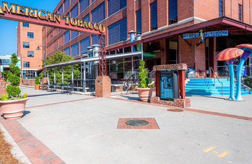 Durham Apartment | Gorgeous & Upscale 1BR w/ Balcony, Gym and Parking