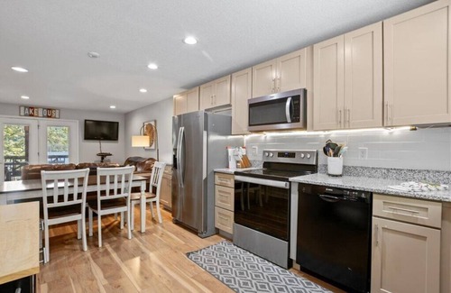 Sharps Chapel Condo | Gorgeous views and plenty of room and privacy for large groups. Pet Friendly!