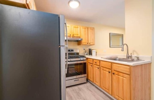Fair Haven House | Gorgeous Waterfront 2:1 - 2 houses in 1 building.