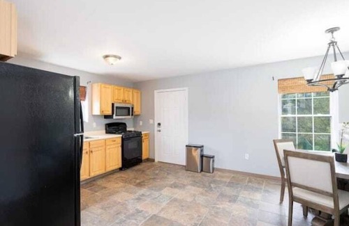 Fair Haven House | Gorgeous Waterfront 2:1 - 2 houses in 1 building.