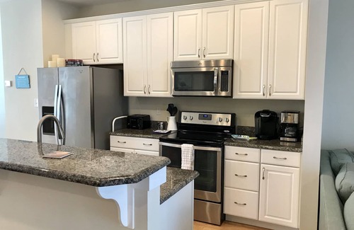 Midtown Ocean City House | GorgeousTownhouse,Beautiful Bay Views,1 block from Ocean, Free WiFi, linens inc.