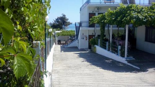 Aliki House | Gorgona Rooms
