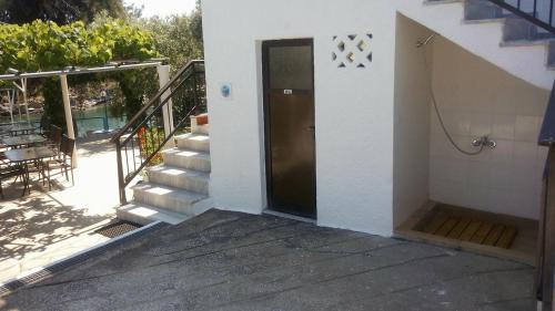 Aliki House | Gorgona Rooms