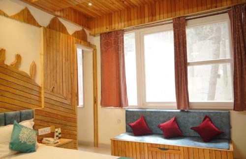 Dharamshala Hotel | Goroomgo Hotel Gandhi's Paradise Dharamshala