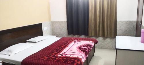 Mathura Hotel | Goroomgo Kunj Residency Mathura Near Bus Stand - Parking Facility & Restrurant