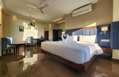 Sheehla Hotel | Goroomgo Portola Hotel By Parkside Dharamshala