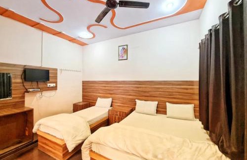 Mathura Hotel | Goroomgo Sangam Palace Guest house Mathura - Prime Location