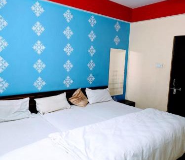 Varanasi Hotel | Goroomgo Shivay Guest House Varanasi - Jantar Mantar Mandir-900 m