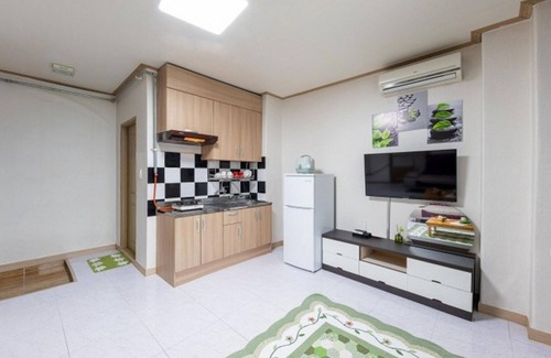 Toseong House | Goseong 1 Night 2 Day Pension