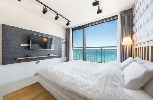 Sokcho House | Goseong Little Square Pension