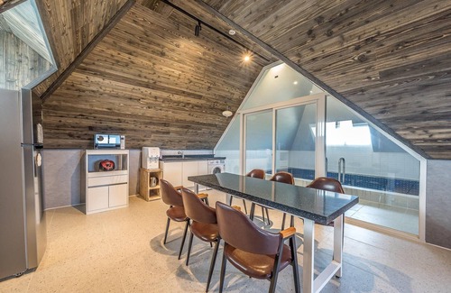 Sokcho House | Goseong Maple Kids&spa&poolivilla