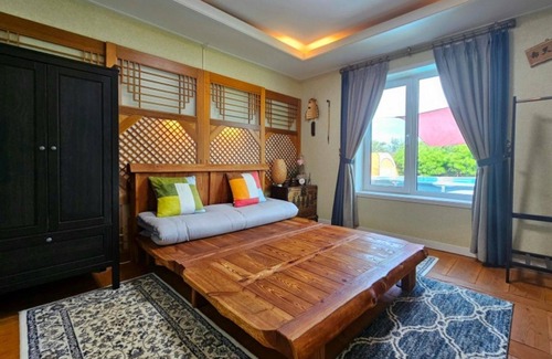 Sokcho House | Goseong Rozelle Pension
