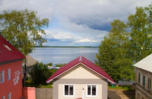 Ostashkov House | Gostevoy Dom Beregovaya