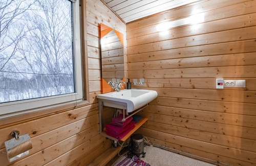 Petropavlovsk-Kamchatskiy Resort | Gostevye Domiki Derevenka