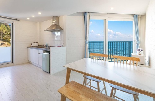 Sokcho House | Gosung Stager