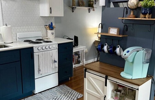 Geneva Cottage | GOTL Strip Jade Terrace- Sunset Vacation Rentals