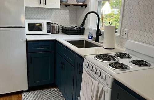 Geneva Cottage | GOTL Strip Jade Terrace- Sunset Vacation Rentals