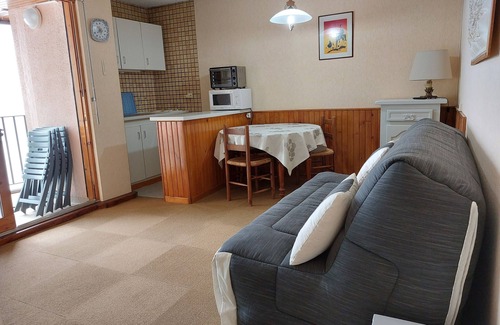 Eaux-Bonnes Apartment | GOURETTE Appart 6 pers pieds des pistes, télécabines, Lit 160 sur banquette BZ