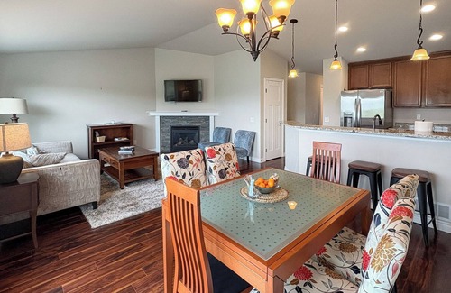 Government Hill House | Government Hill - Mountain Views, near JBER. 3bd-2.5ba, 2car gar. Fenced yard.