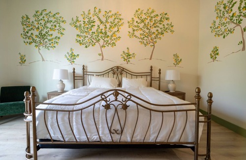 Biloxi Hotel | Government St. Balcony Suite 203