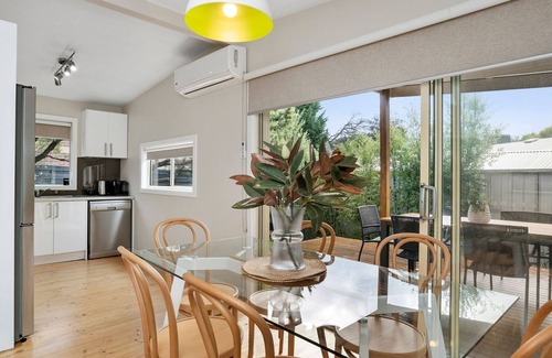 Rye House | Goyarra in Rye - Located in the heart of Rye and a short walk to Peninsula Pantry Café.