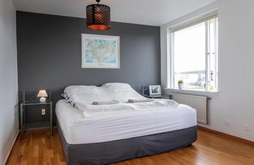 Seltjarnarnes House | Grótta Northern Lights - Apartment & Rooms