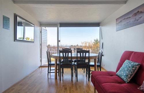 Seltjarnarnes House | Grótta Northern Lights - Apartment & Rooms