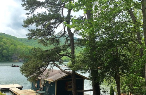 Wiley House | Grab your Fishing Pole! Water Up ALL Fall & Winter! Kayaks Canoe incld! All 5 ⭐️!