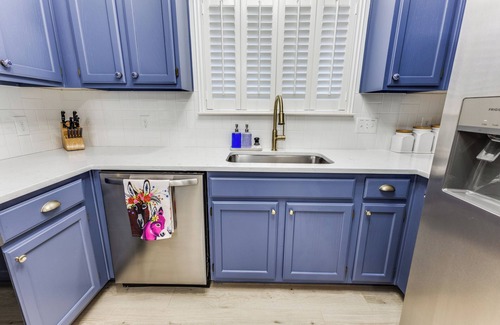 Cedar Park House | Gracie's Getaway-Newly Renovated with Pool Access!