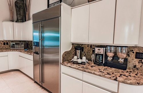 Canyon Gate House | Graffiti Mansion Las Vegas