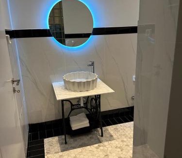 Exarhia Apartment | Graffiti One Studio