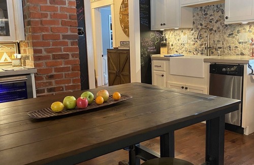 Grafton Cabin | Grafton Getaway-Cabin on 2 wooded acres just 1/2 mile from Main Street