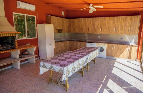 Antequera Ski Chalet | GRAN FINCA EL ROMERAL, IDEAL FOR FAMILIES (pet friendly)