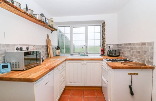 Looe Cottage | Granary - 17th century converted cottage