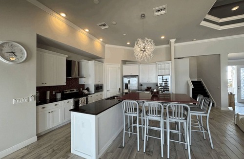 Caloosahatchee Villa | Grand 2-Story Cape Coral Riverfront Villa - Riverhouse Princess