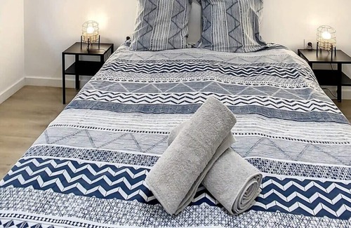 Sarcelles Apartment | Grand Appart spacieux terrasse parking 2pers wifi