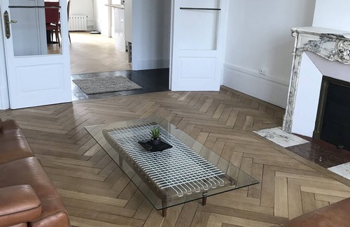 Lons-le-Saunier Apartment | Grand Appartement de Caractère