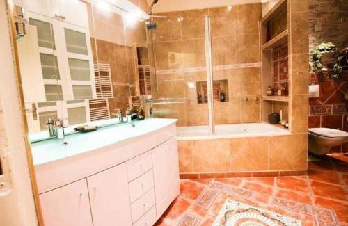 Prefecture Apartment | Grand appartement pour 4 personnes/Cours Lieutaud