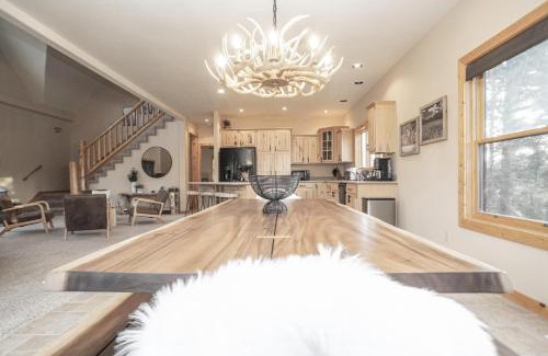 Grand Lake House | Grand Chalet at Grand Lake cabin