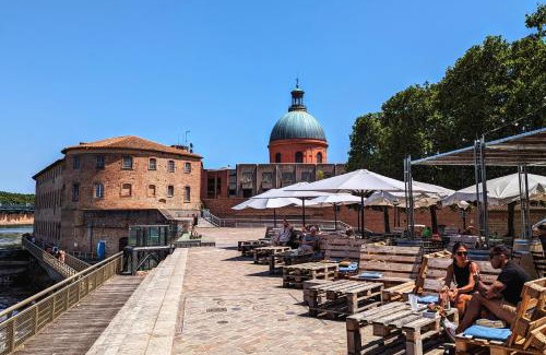 Saint-Cyprien Apartment | Grand duplex - Parking privé - Centre - Calme