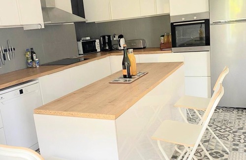 Pouldreuzic House | Grand gite du domaine de La Pommeraie -5mins beach