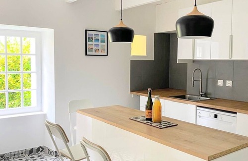 Pouldreuzic House | Grand gite du domaine de La Pommeraie -5mins beach