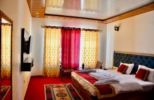 Leh Bed & Breakfast | Grand Himalaya Homestay Pangong by LexStays