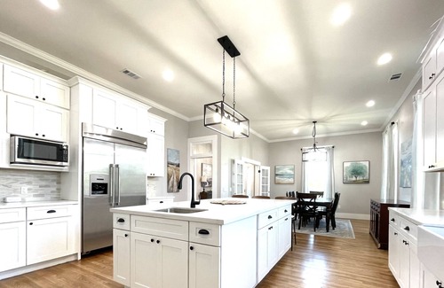 Davis House | Grand Historic Home Minutes from UC Davis
